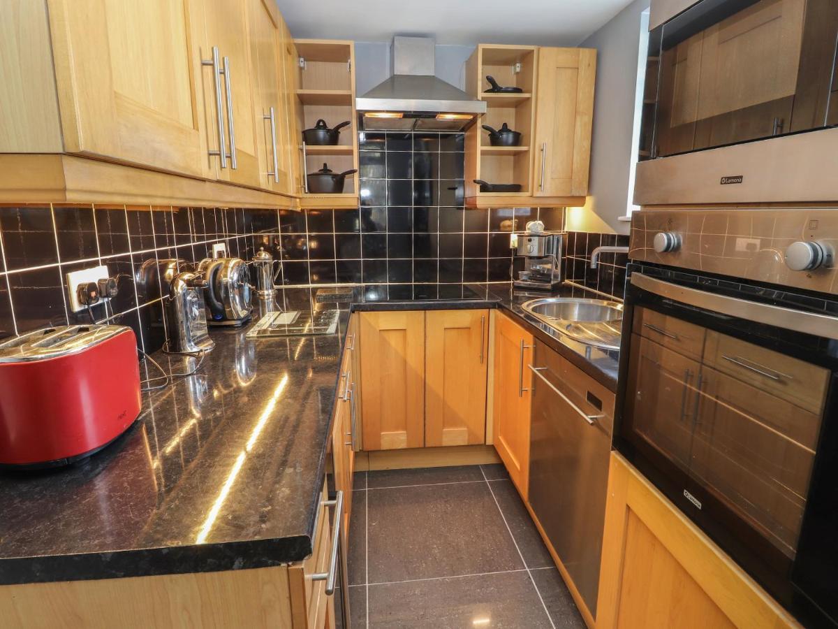 27 Green Road Wrexham Exterior photo